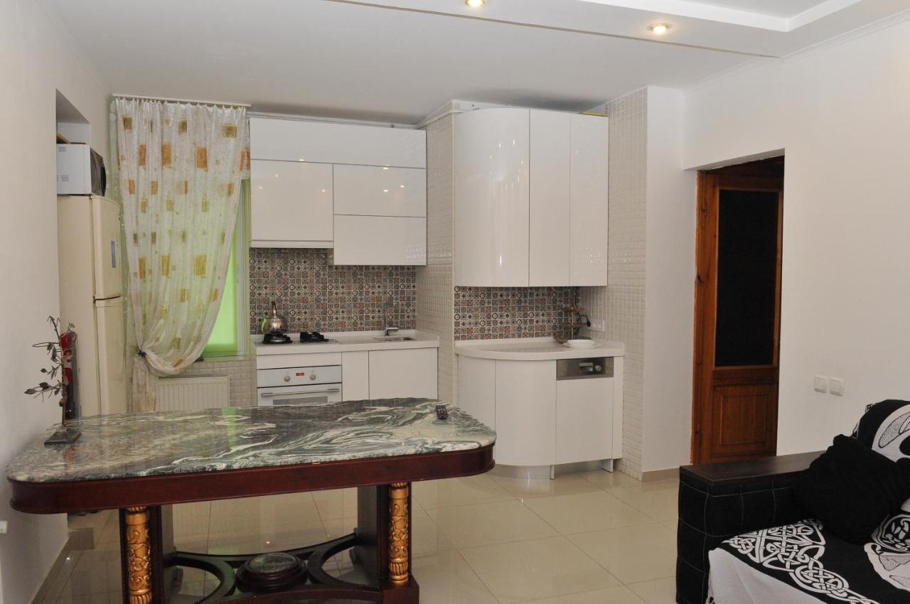 Апартаменты С 2 Спальнями Отрада Odessa Exterior foto